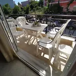 στην πόλη