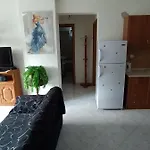 στην πόλη